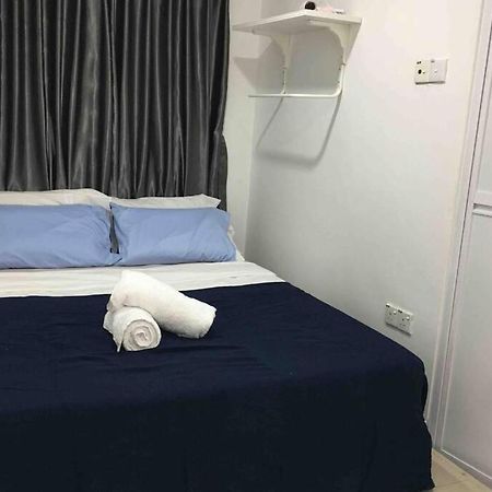 Вилла 22Pax :Taman Pelangi Party House Nearby Midvelly Джохор-Бару Экстерьер фото