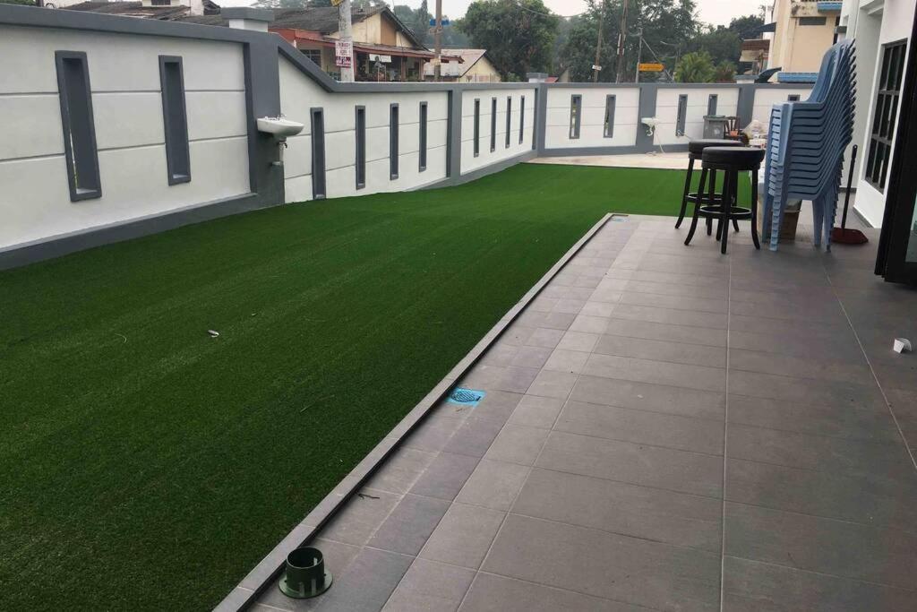 Вилла 22Pax :Taman Pelangi Party House Nearby Midvelly Джохор-Бару Экстерьер фото